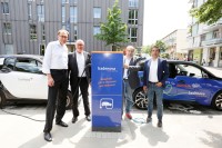 Einweihung der Ladesäule durch badenova Vorstand Mathias Nikolay und Baubürgermeister Martin Haag